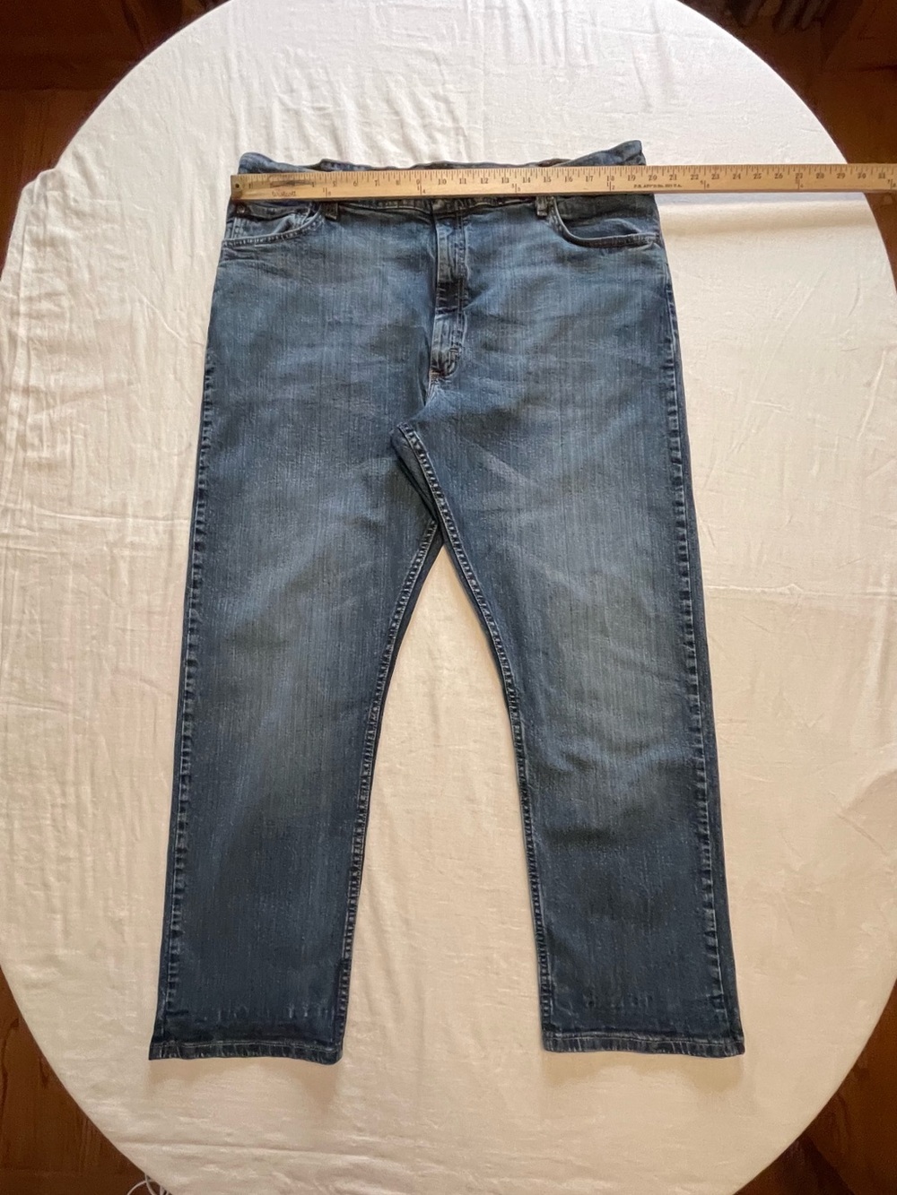 Wrangler Men's Straight Relax Fit Mid-Blue Denim Jeans 42